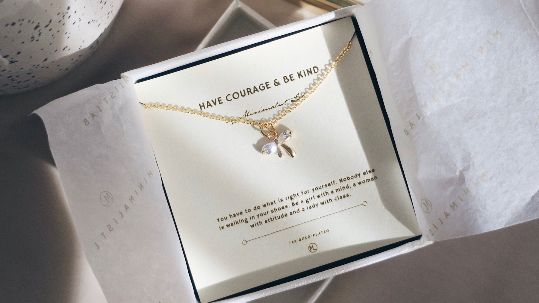 Sesja produktowa z biżuterią