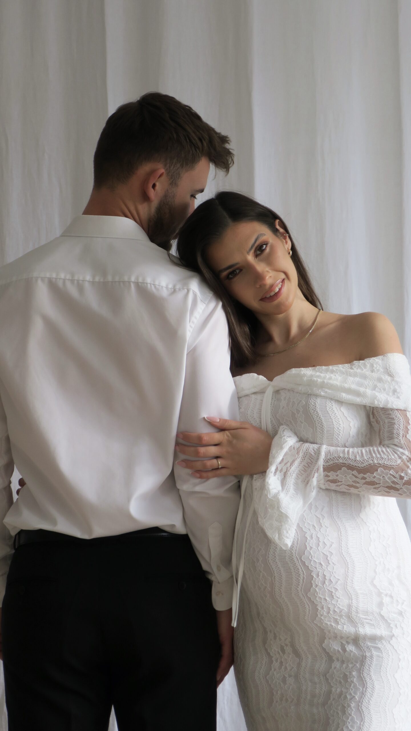 Fotografia Ciążowa Kraków 23 sesja ciazowa para w studio scaled